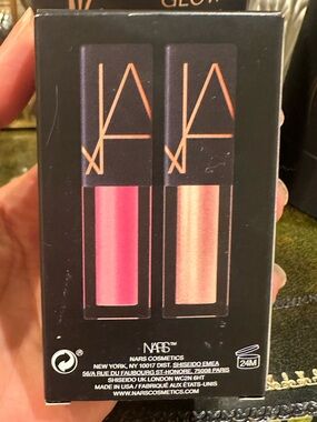 NARS MINI OIL-INFUSED LIP TINT DUO
SOLSTICE/BEAUSOLEIL